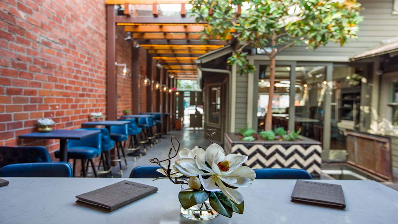 5 Best Outdoor Patio Bars in Pasadena for Summer